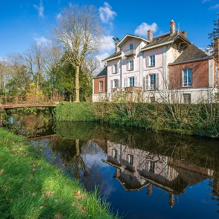 Chateau De La Tourlandry 4*