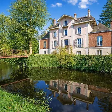 Chateau De La Tourlandry 4*