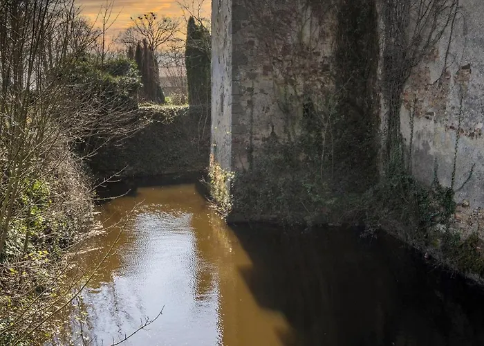 Chateau De La Tourlandry 4*