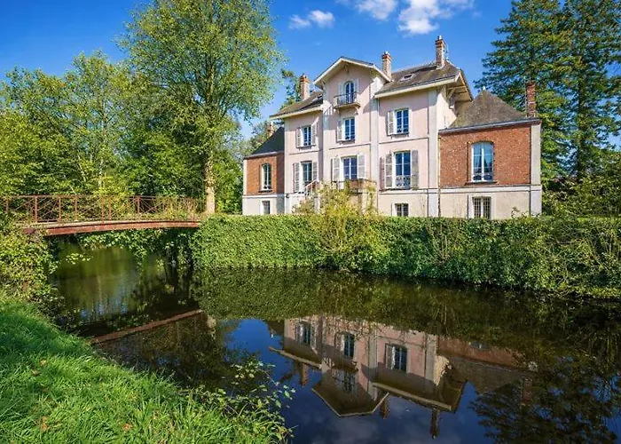 Chateau De La Tourlandry 4*